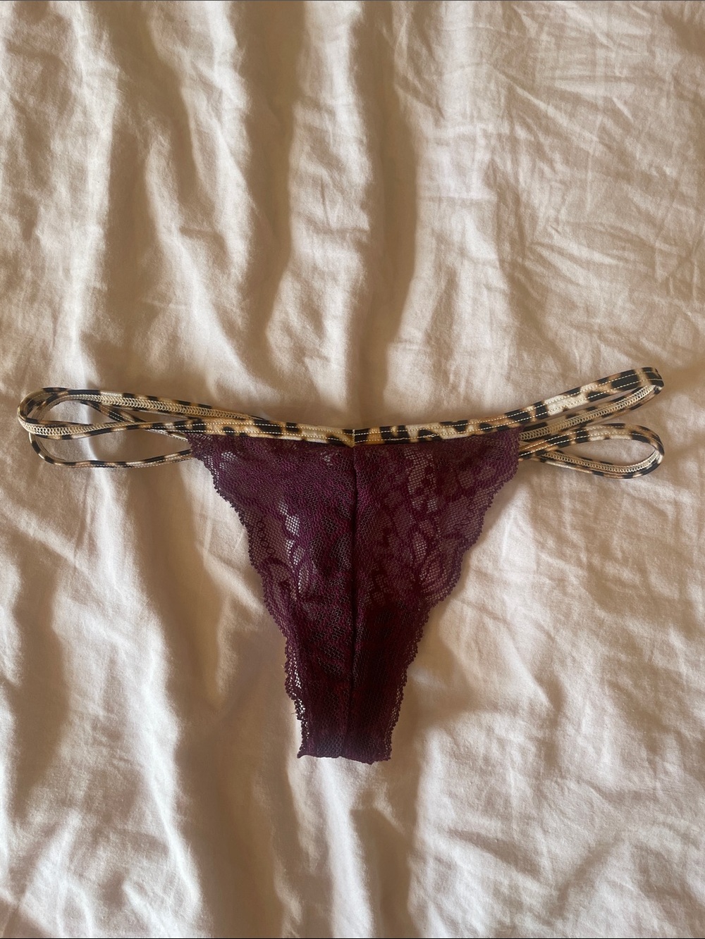 VS PINK THONG